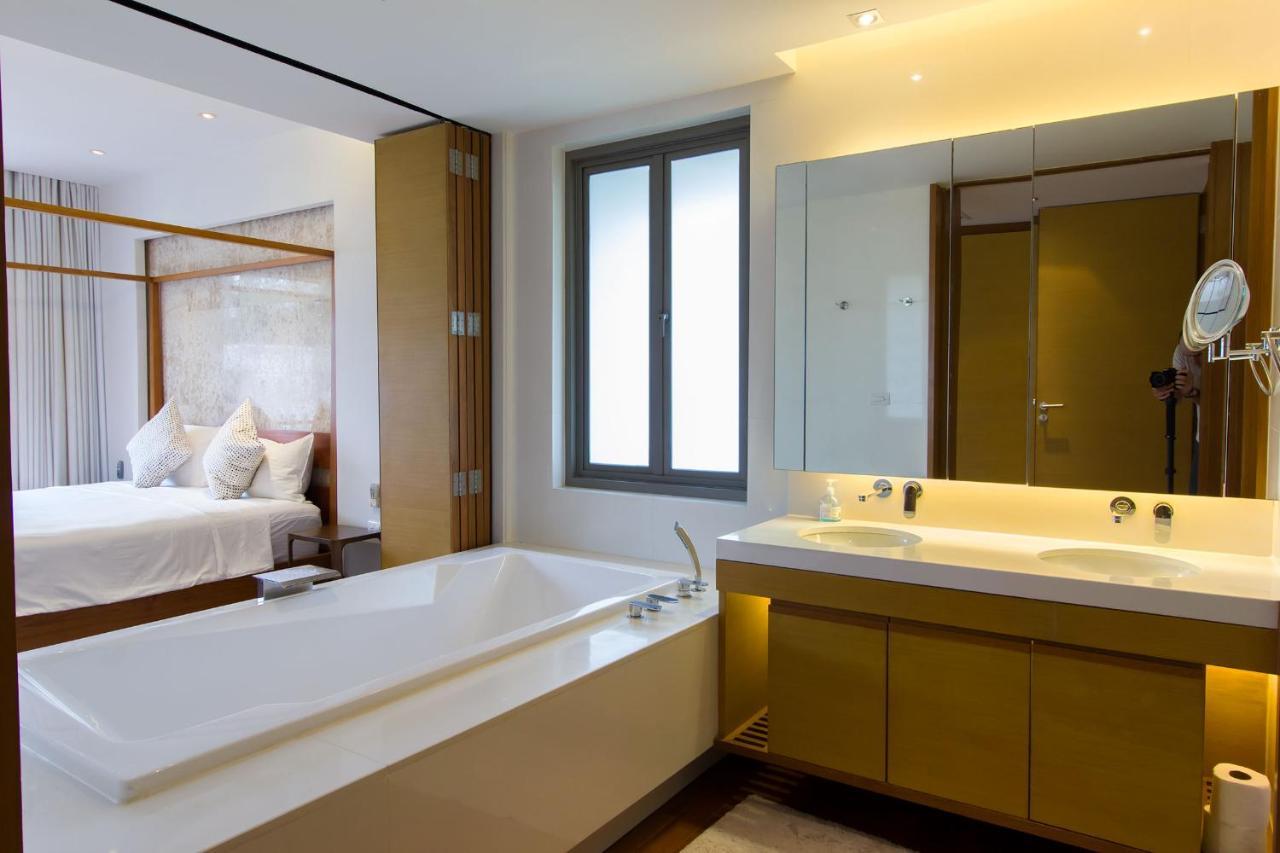 Nai Thon Beachfront Apartments ภายนอก รูปภาพ